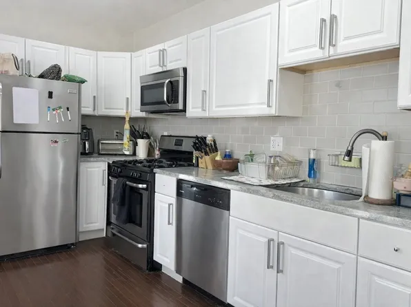 6 Rice St #1, Brookline, MA 02445