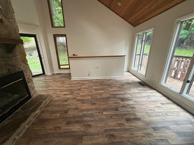 704 Stuffle St — Photo 12