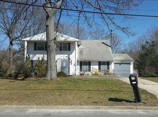 3 Pine St, Port Jefferson Station, NY 11776