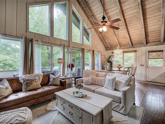 5th image of 298 Lake View Trce