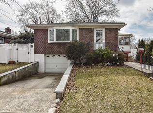 560 College Ave, Staten Island, NY 10302