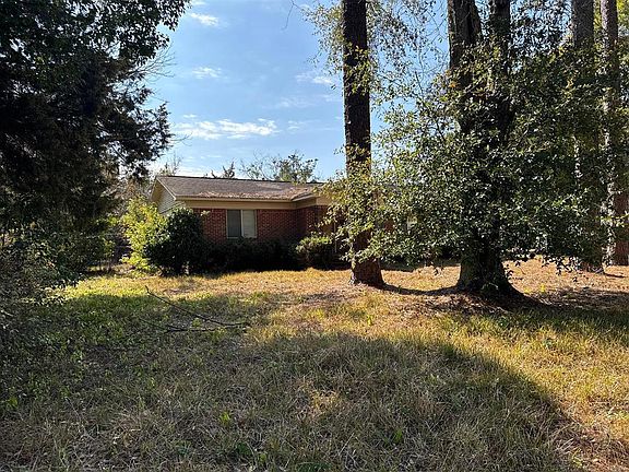 4th image of 415 Myrtlewood Ave