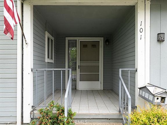3rd image of 2050 Springfield Dr APT 101