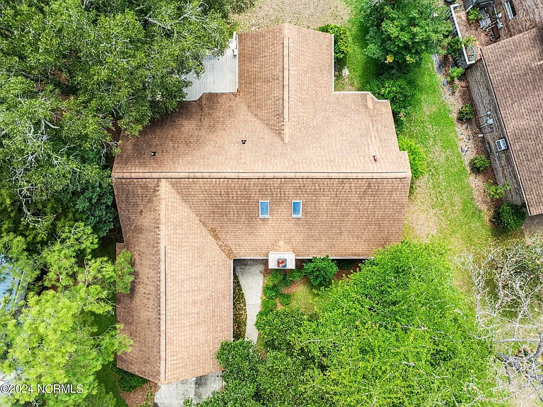 5722 Gondolier Dr — Photo 43