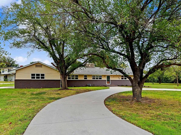 3900 N Harding St, Wichita, KS 67220