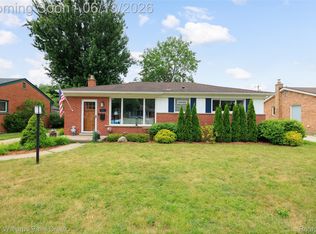 35327 Hathaway St, Livonia, MI 48150