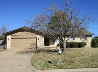 6741 NW Compass Dr, Lawton, OK 73505