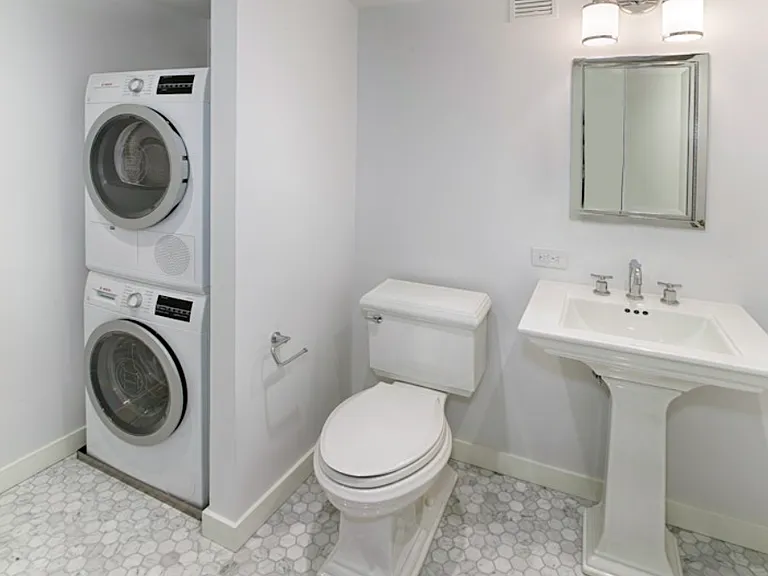 240 Centre St #4M — Photo 10