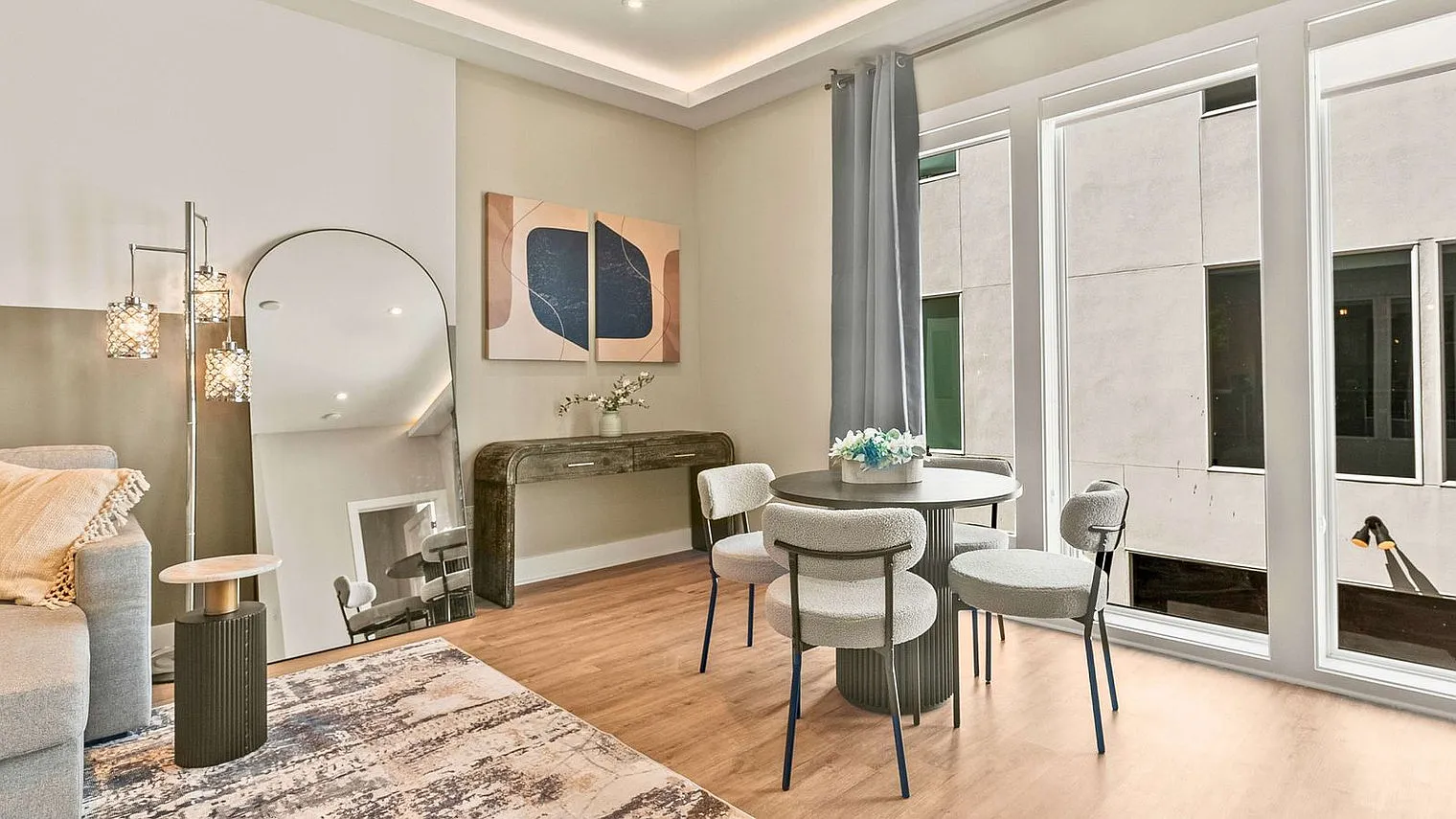 3 bed, 2.0 bath, $5,009 — Photo 3