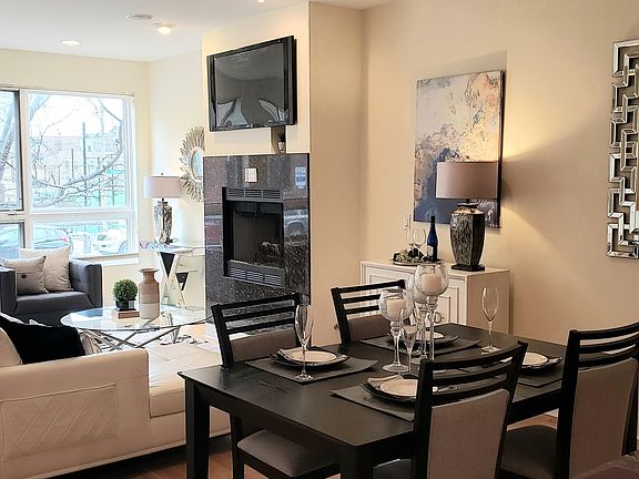2nd image of 1620 W Augusta Blvd #1W
