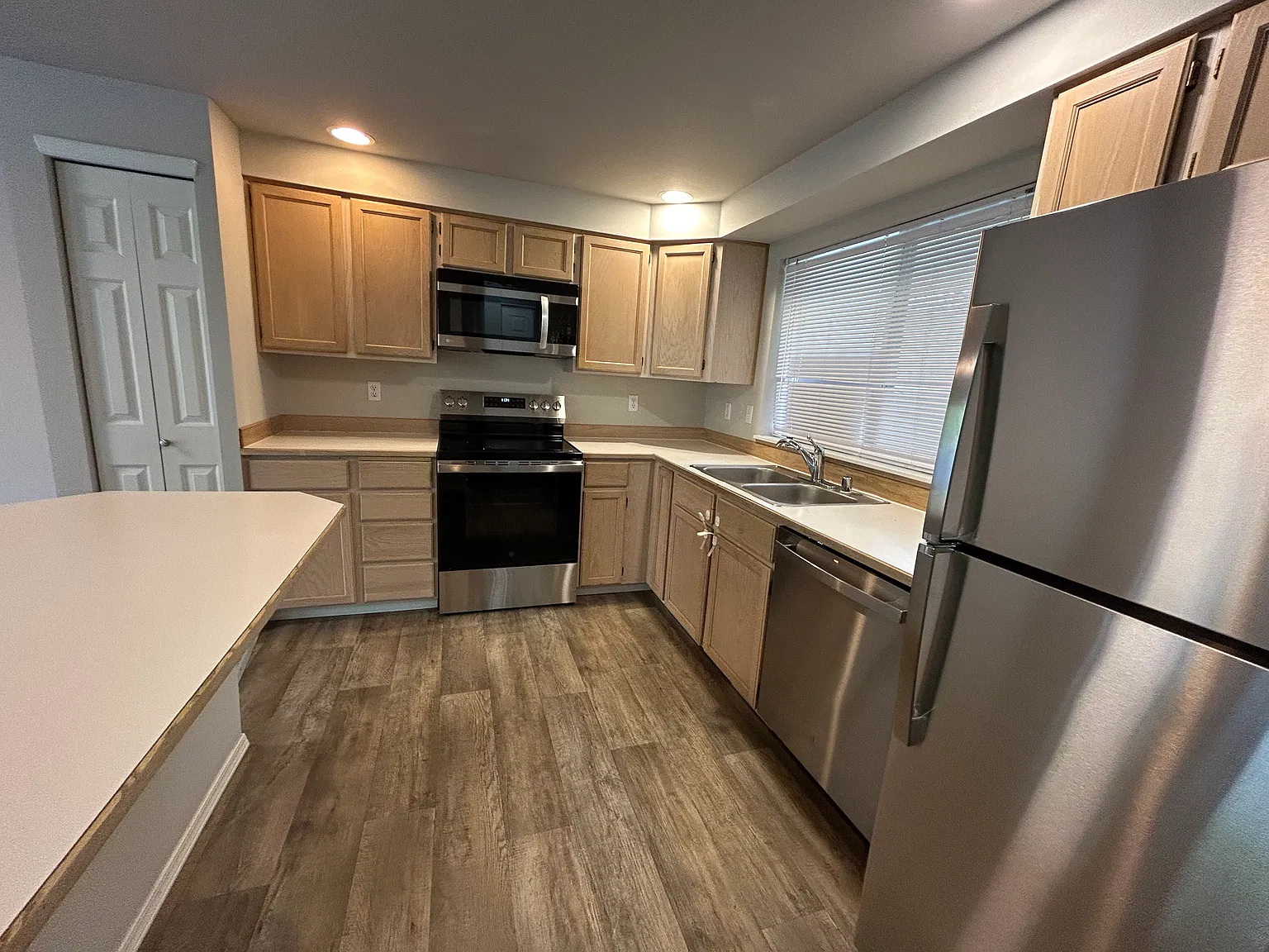 3 bed, 2.5 bath, 1400 sqft, $2,495 — Photo 3