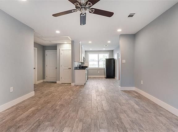 3rd image of 4525 Rosedale Dr