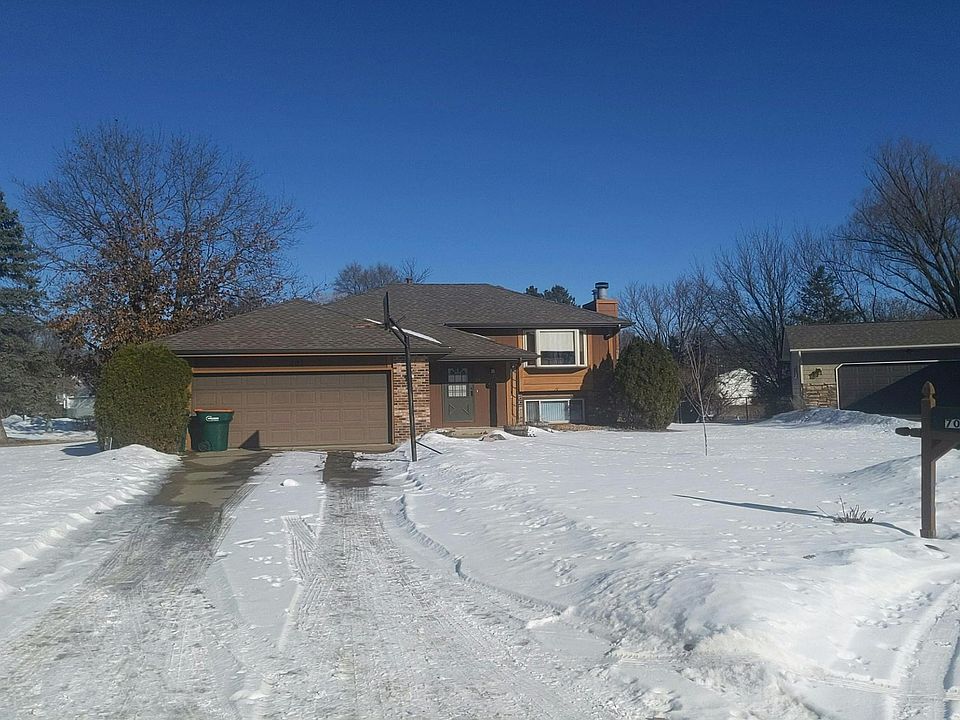 1st image of 701 116th Ln NE