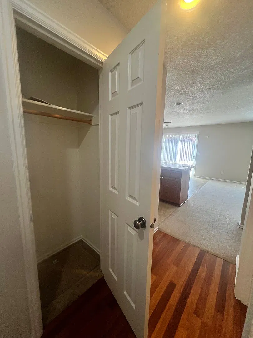 Available Now: 4 Bedroom Home in Willamette Landing — Photo 4