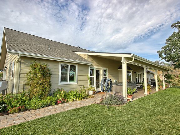 2nd image of 40532 Lilley Mountain Dr