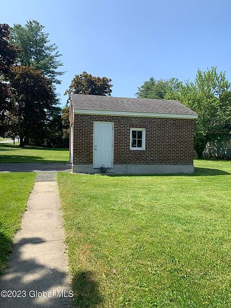 5th image of 273 Giffords Church Road