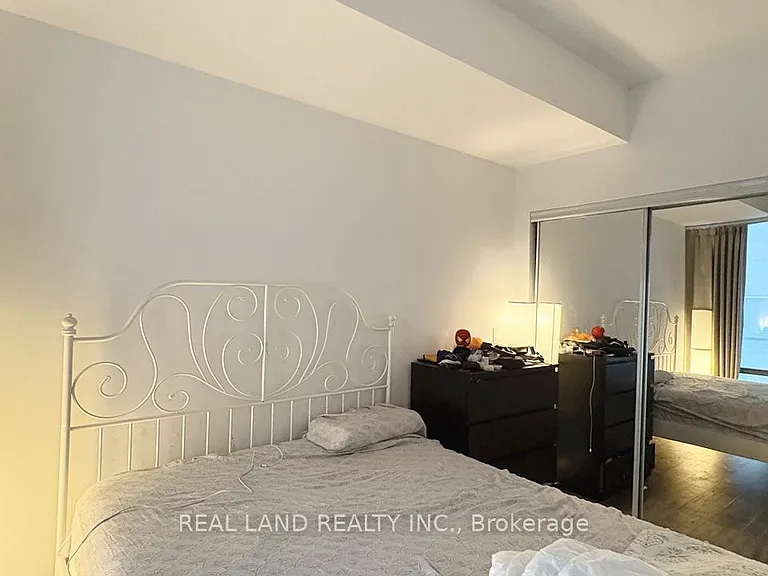 832 Bay St #502 — Photo 12