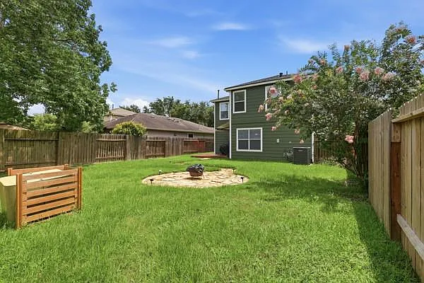 11210 Log Cabin Ln — Photo 13