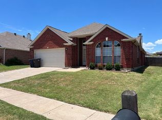 4621 Park Downs Dr, Fort Worth, TX 76137