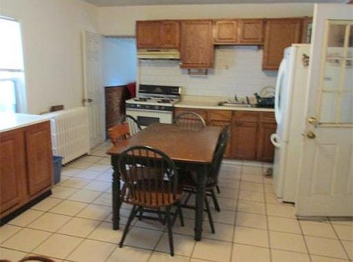 5th image of 1086 Hyde Park Ave