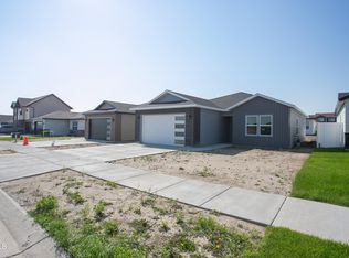 3317 34th St W, Williston, ND 58801