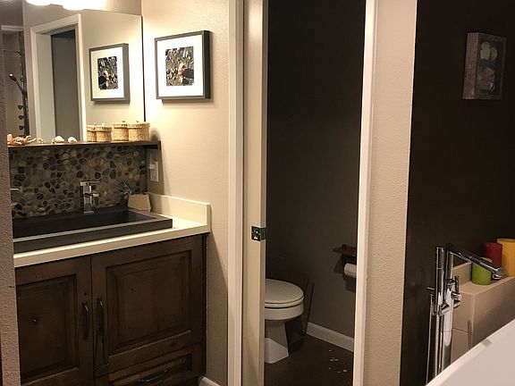 3rd image of 578 Laguna Dr