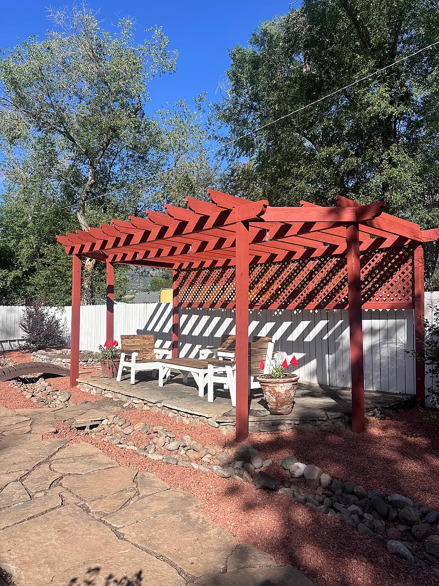Building Photo - 2911 W Uintah St #4