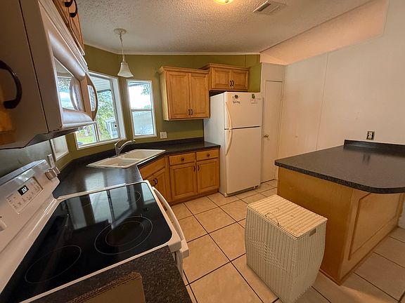 5th image of 808 Water Ridge Dr