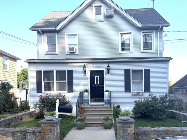 411 Elm St