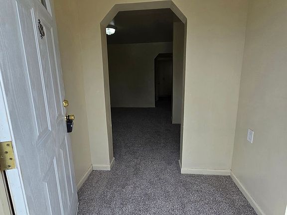 4th image of 103 E Center St