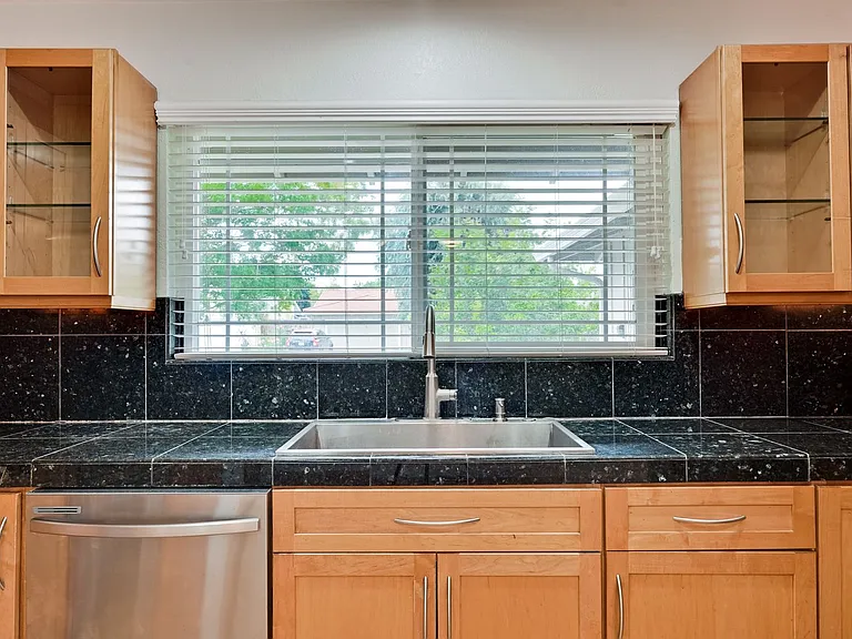 3228 Woodmont Dr — Photo 11