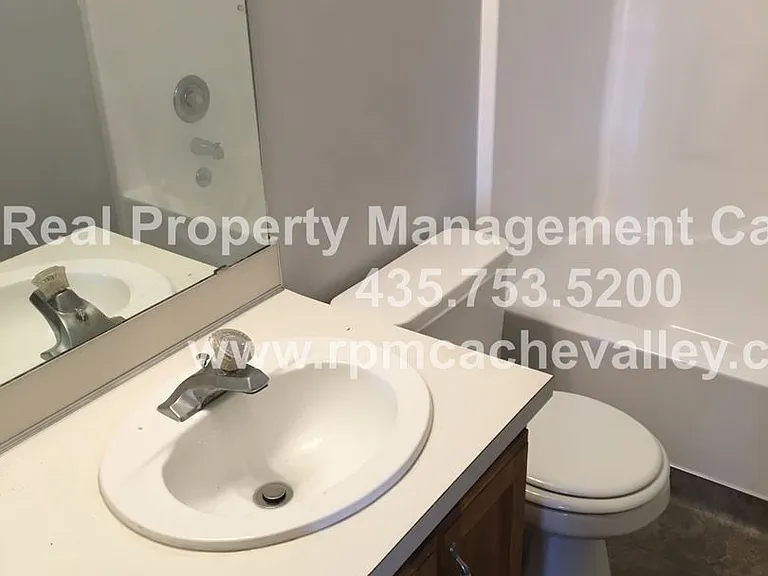 360 N 400 W — Photo 7