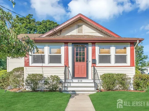 210 Cedar St, Oakhurst, NJ 07755