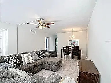 2 bed, 932 sqft, $1,700 — Photo 2