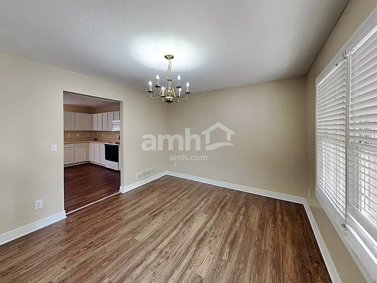 1739 Autumn Dr — Photo 6