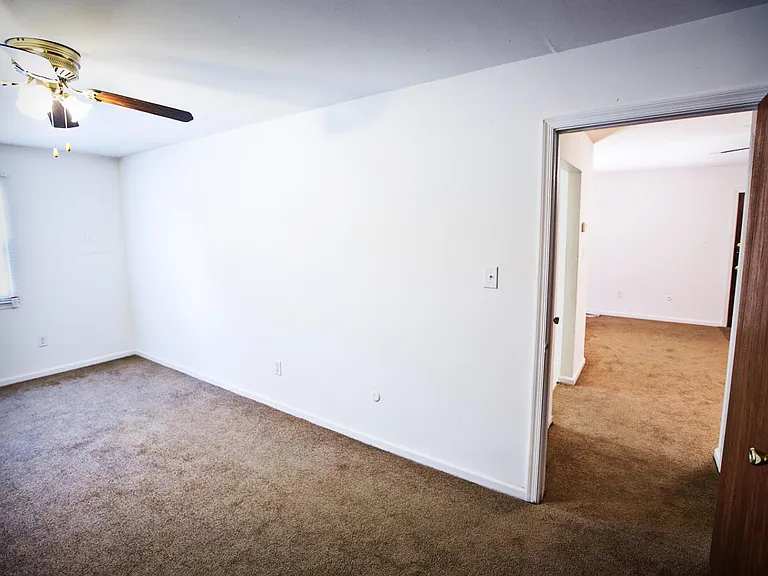 Apple Blossom Apartments — Photo 8