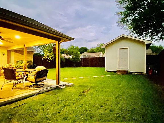 5th image of 514 Willow Oak St