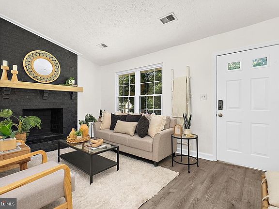 3rd image of 1517 Wyncote Cir