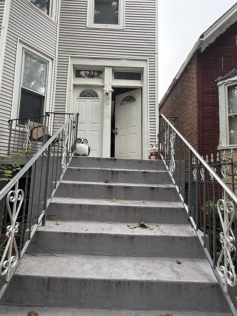 3 bed, 1200 sqft, $2,200 — Photo 4