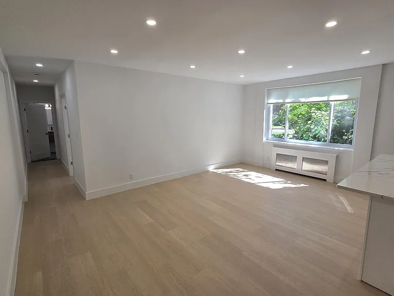 2345 Linwood Ave #LG — Photo 12
