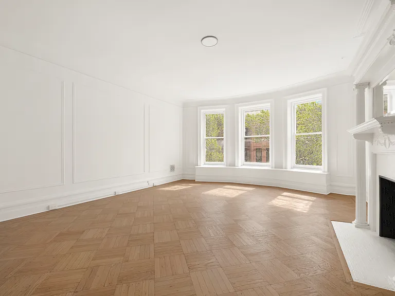 127 W 88th St — Photo 5