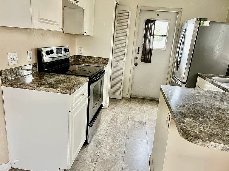 7833 Chediston Cir — Photo 5
