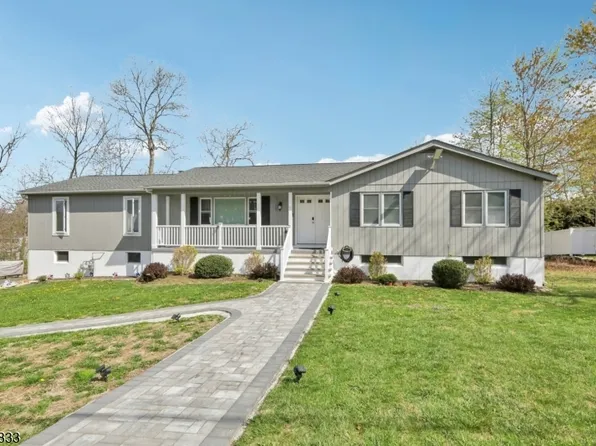 24 Yacht Club Dr, Jefferson Twp., NJ 07849