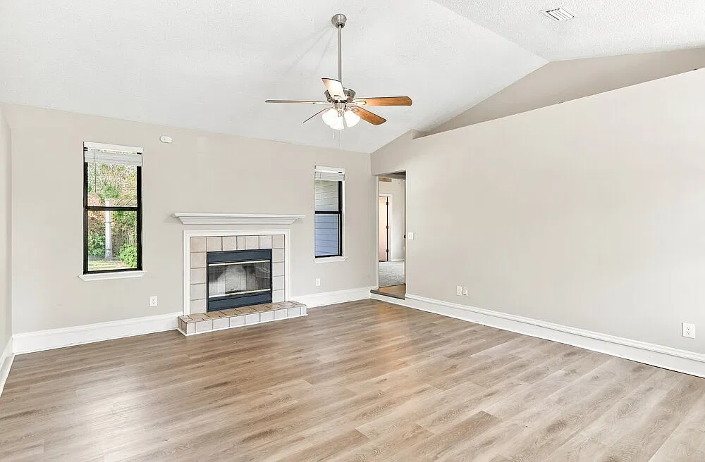 3 bed, 2.0 bath, 1337 sqft, $1,840 — Photo 4