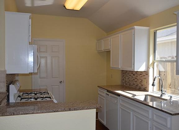 5th image of 1602 Windy Park Dr