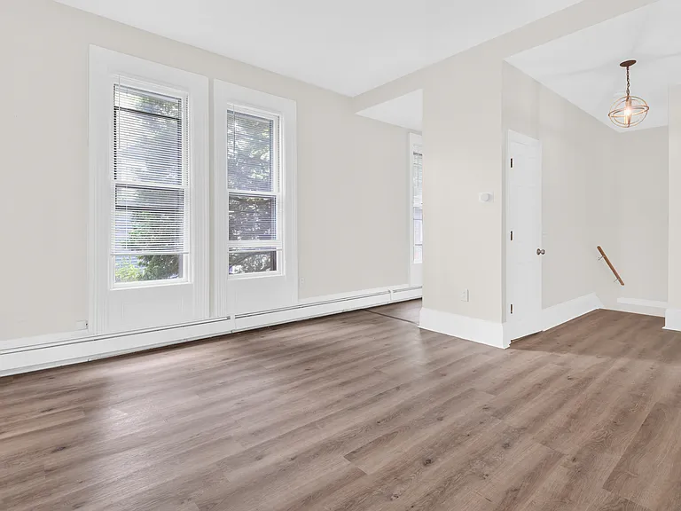 173 Congdon St — Photo 8