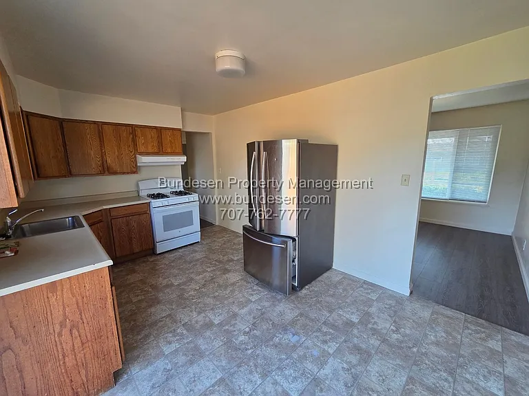 132 Maria Dr — Photo 3