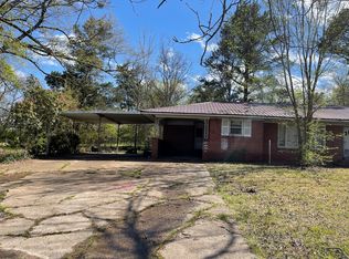 27474 E Main St, West Point, MS 39773