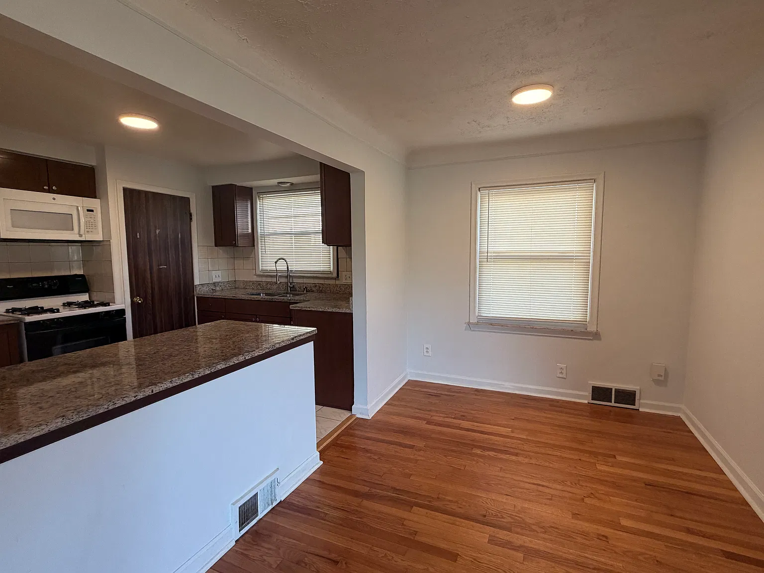 3 bed, 1014 sqft, $1,500 — Photo 4