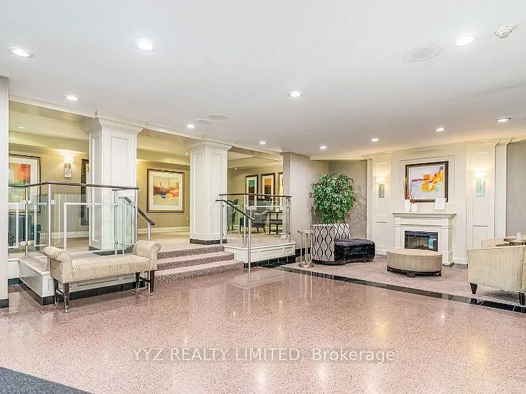 7440 Bathurst St #807 — Photo 17